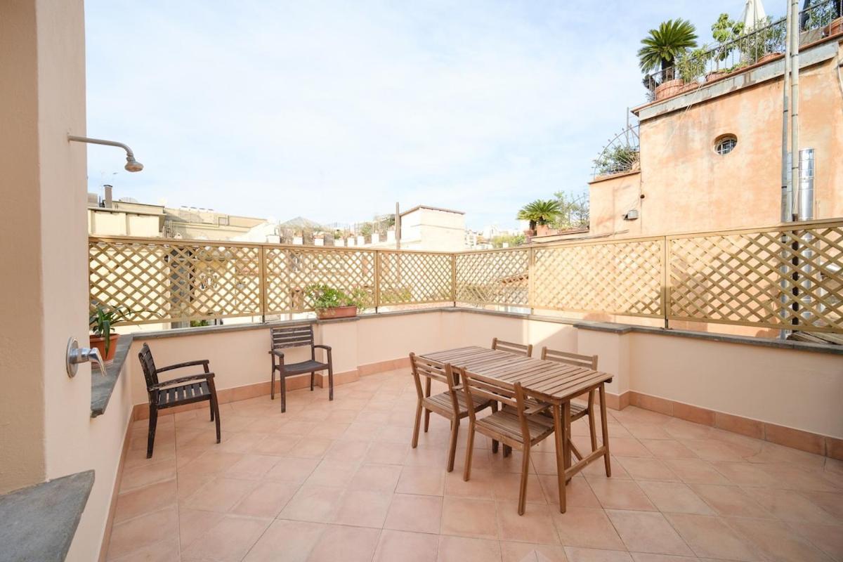 Apartment Juan&elisa Trevi By Buddyrent